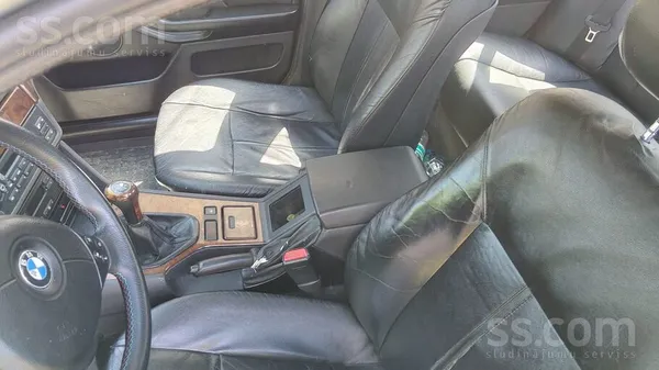 Automašīna ir stāvoklī "sēdies un brauc uz servisu" - Abs ir pārstājis darboties, lietus sensors arī vairs nestrādā. Toties d ...