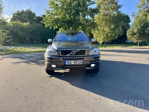 Pārdod Volvo Xc90 pilnā R-Design pakotnē, 2.4 D5 147kW. 

-melns apsildāms
