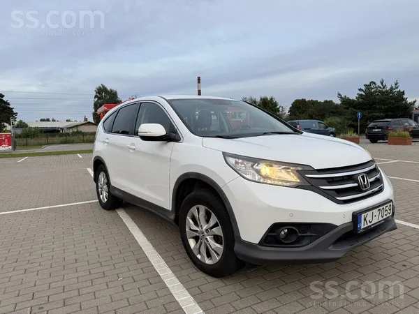 Honda Honda CR V dīzelis ar mehānisko ātrumkārbu un pati