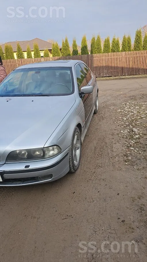 BMW 525