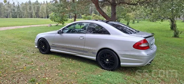 Pārdodas Clk 220 Cdi 110 KW . Melns ādas salons ar elektrisko regulēšanu un