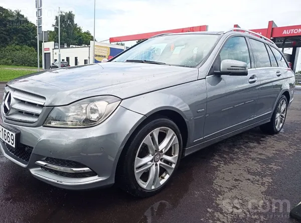 Mercedes Tikko no Belgijas. Jauns T. A un reģistrācija. Vis