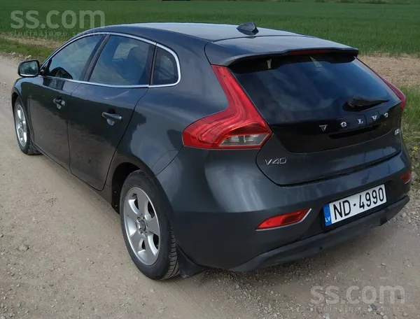 Volvo V40