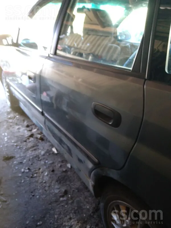 Машына на ходу нет тех. осмотра. Auto ir braoksanas kartiba, bet tam nav teh