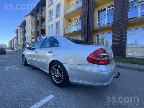 Mercedes E220