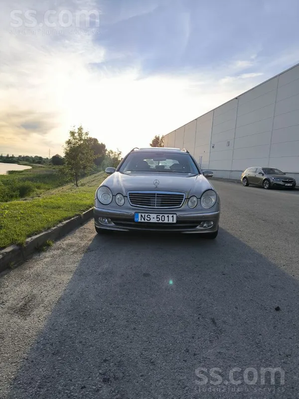 Mercedes E320