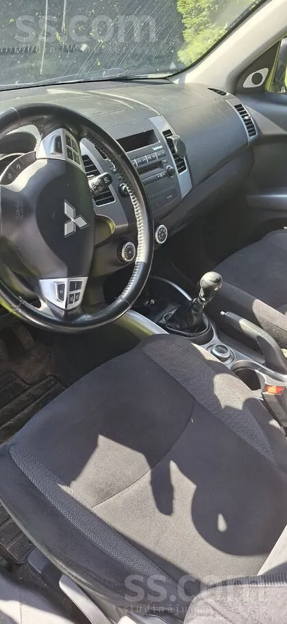 Pārdod Mitsubishi Outlander 2.0 dīzelis, ar nobraukumu 154000km. , regulāra ikkadējā tehniskā apkope. Ir vizuāli defekti. Teh ...