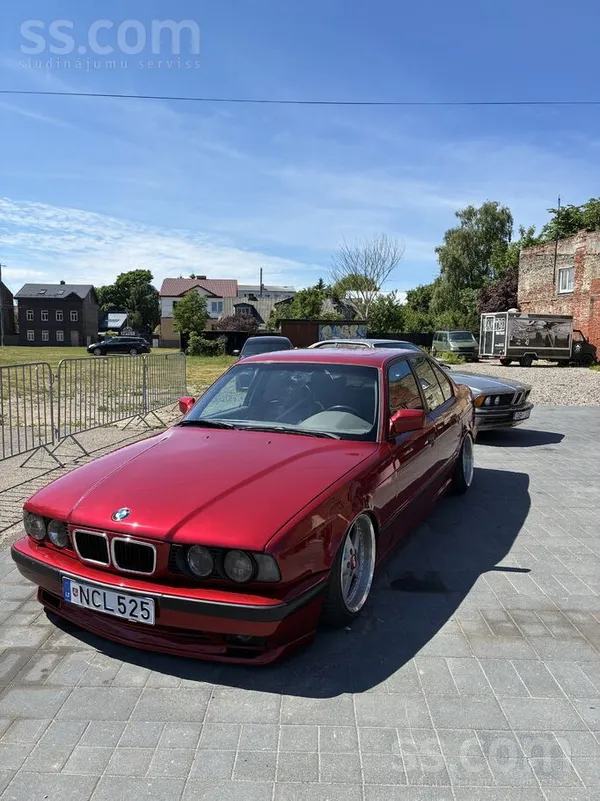 BMW 525