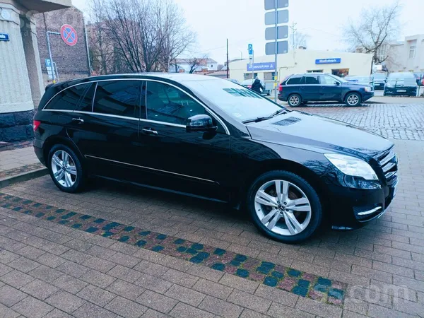 Продаётся комфортный 6-местный семейный автомобиль
Отличный вариант для бол