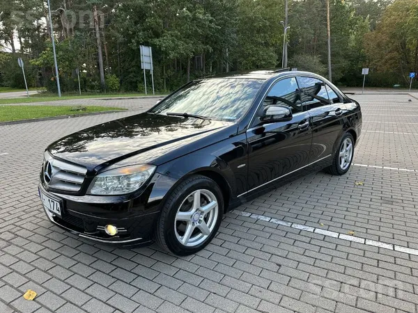 Pārdod C200 Avangard versijas Mercedes sedanu. Nav sarūsējušies, motors kārb