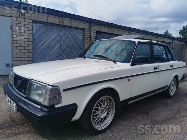 Volvo 244