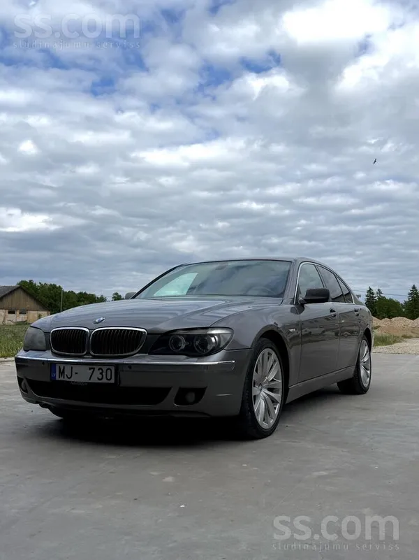 BMW 730