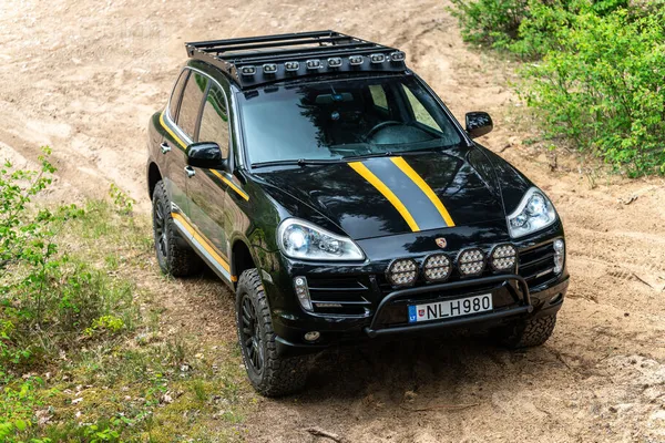 Porsche Cayenne - 1