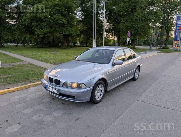 BMW 525