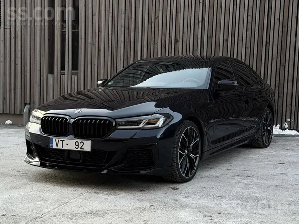 BMW BMW 545E M-Sport xDrive 290kw, Carbonschwarz Metal