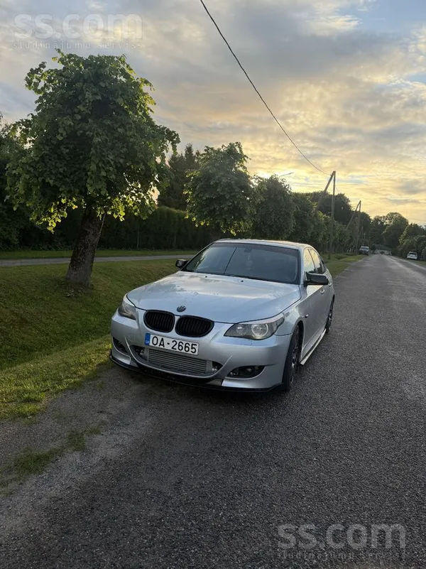 BMW 525