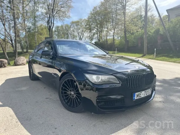 BMW 740