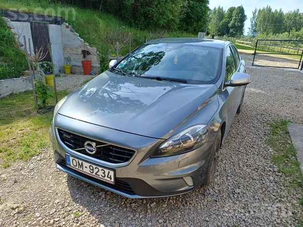 Volvo V40
