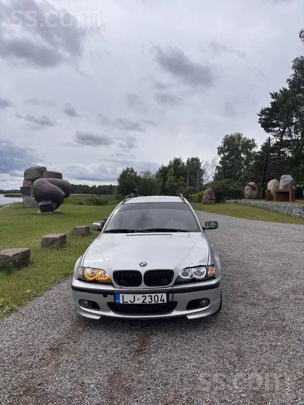 BMW 320
