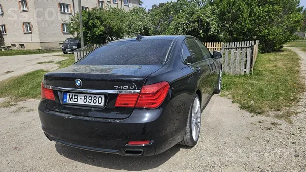BMW 740