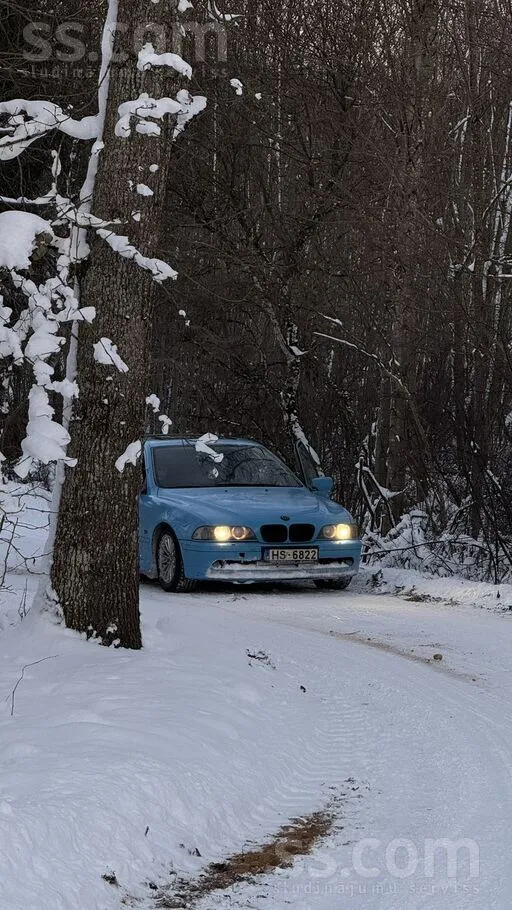 BMW Ziema nav aiz kalniem, nopērc bīteri jau laicīgi.