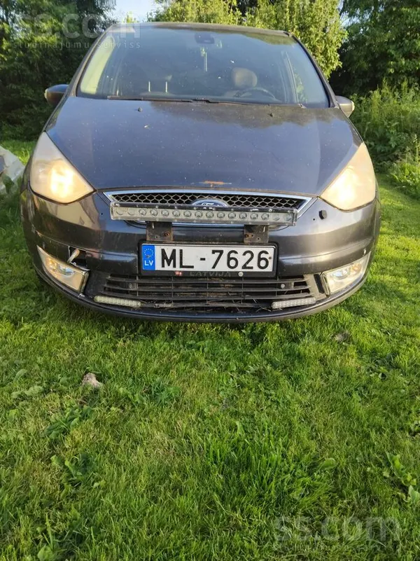 Ford Labā, tehniskā kārtībā. Ir vizuāli defekti. sīkāka