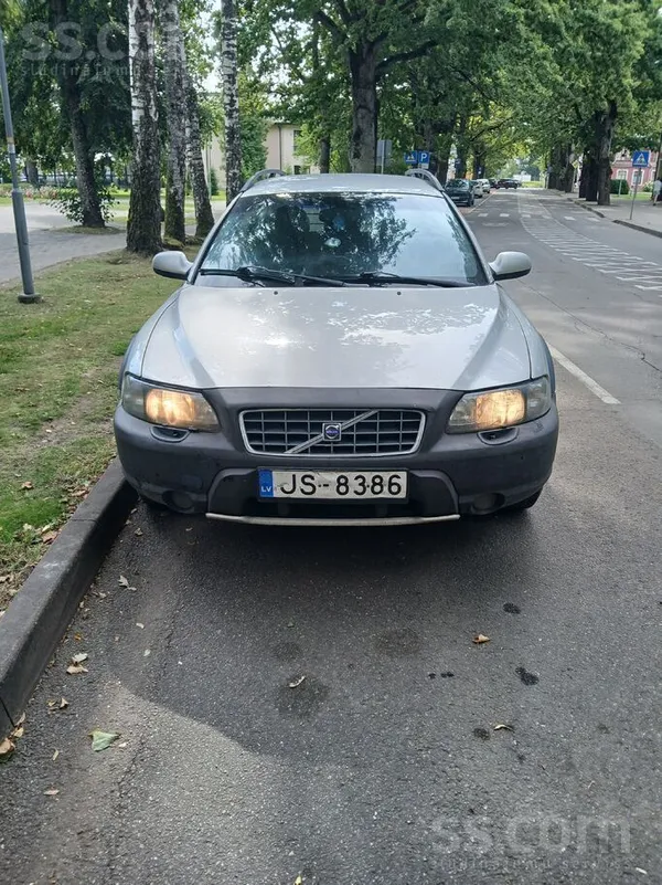 Volvo Pārdodu Volvo xc70 normālā braucošā stāvoklī Daudz