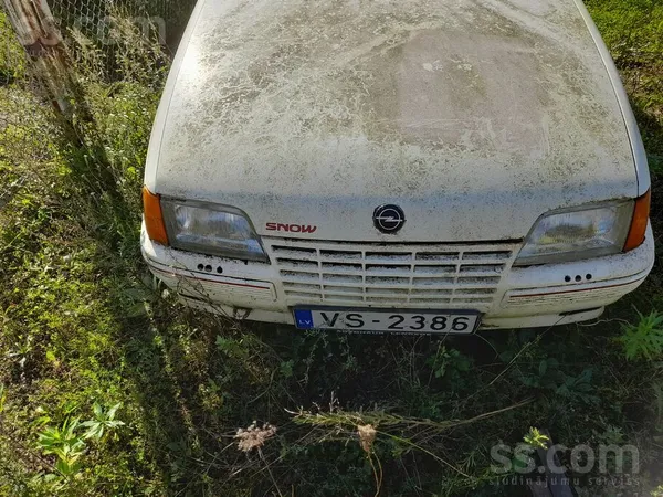 Opel Pārdod opeli 2022 gadā nolikts un tā arī rokas ""n
