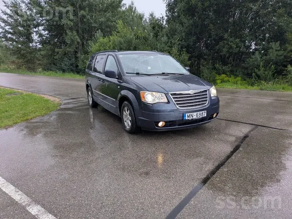 Chrysler Pārdod Grand Voyager. Ir vizuāli defekti. Motors u