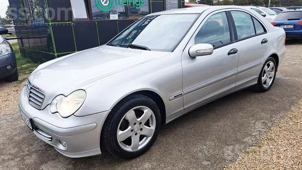 Mercedes Benz C180 1.8 benzīns

Nav rūsējusi

Pirmā reģistrācija 29.04.2