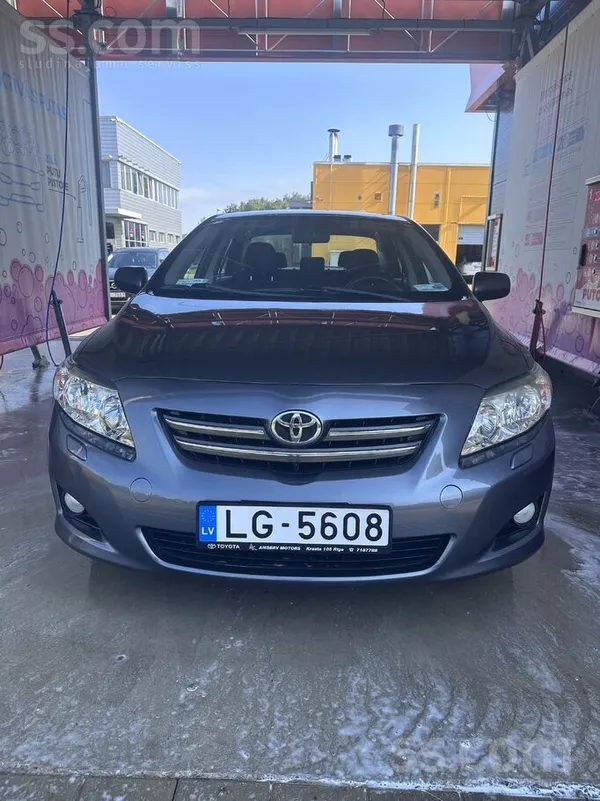 Продается Toyota Corolla 1.6 бензин, автомат. 

Автомобиль в хорошем техни