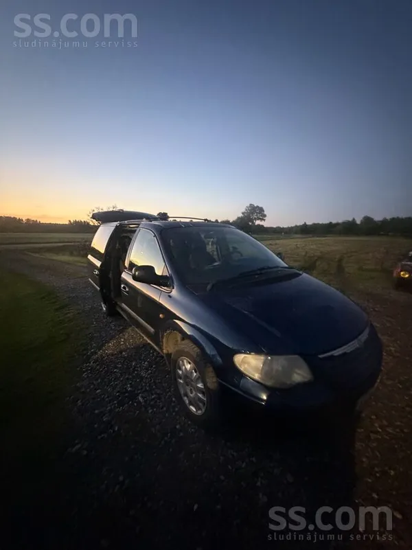 Pārdodu Crysler grand voyager tehniski labā stāvoklī, ar vizuāliem defektiem