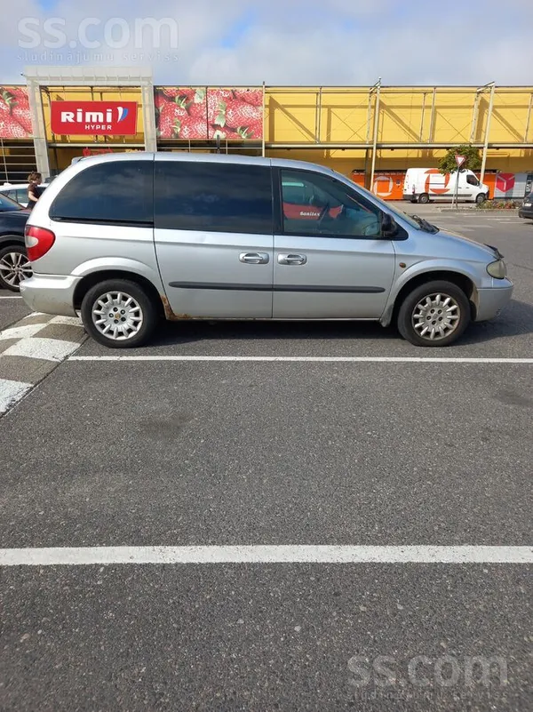 Auto tiek izmantots ikdienā kā kravas automašīna. 
Sīkāk zvanot.