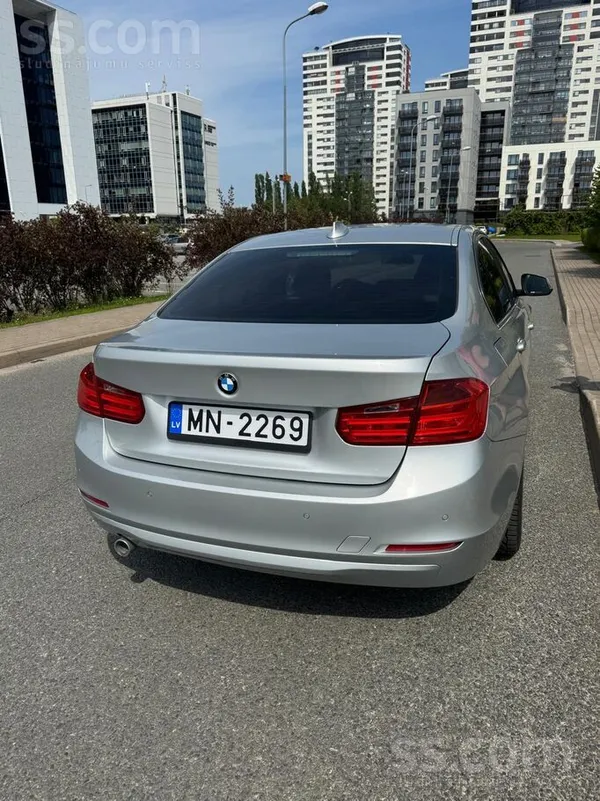 BMW 320