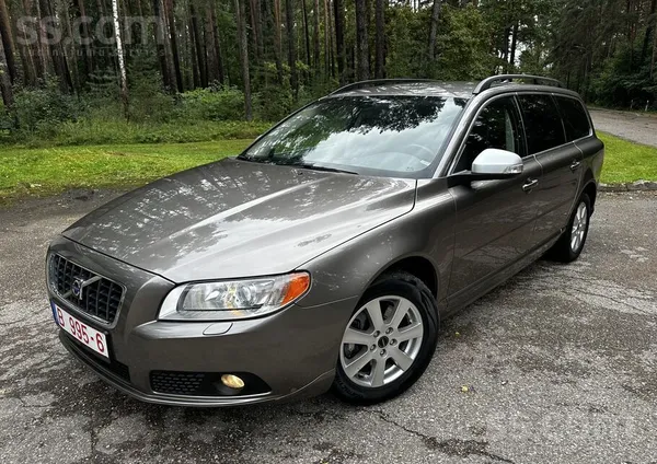 Volvo V70 Summum 2.4D5 136Kw/185Zs motors ar automātisko ātrumkārbu. Tikko n