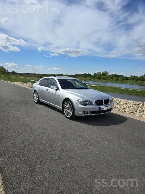 BMW 730