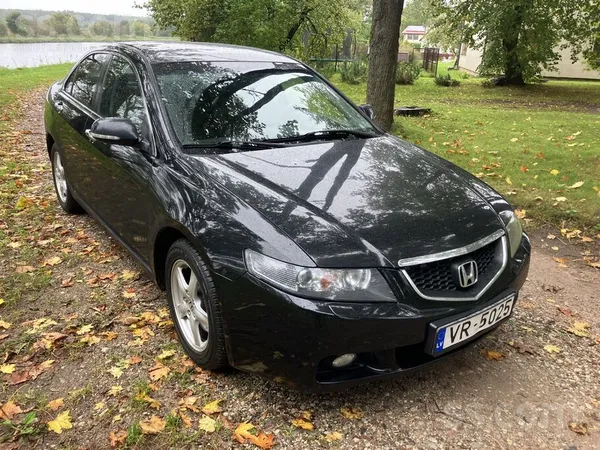 TA uz gadu. 100% oriģinals nobraukums. Vizuali loti glits, tehniski vesels a