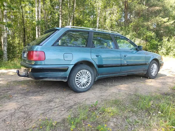 Pārdodu audi 100 C4 kuzavs ar 2, 0 benzīna motoru. Izlaiduma gads 1994 bet v