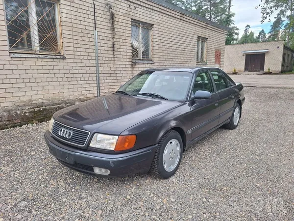 Audi Audi 100 2.6 quattro ar automatisko ātrumkārbu un
