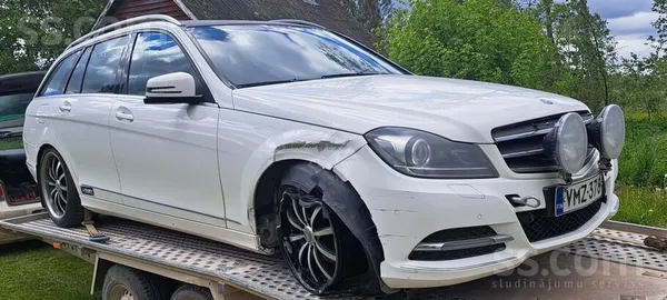 Mercedes C180