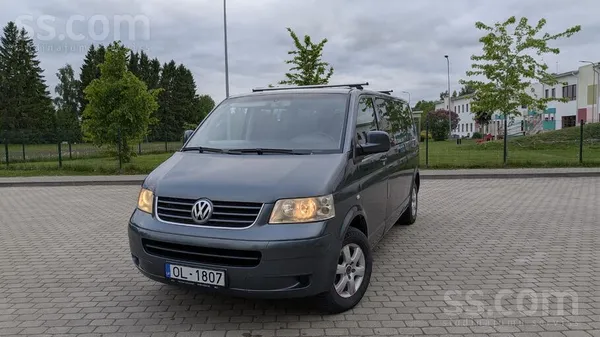 Pārdodu VW Caravelle, 2006. gada 2.5l dīzelis, 6 pakāpju ātrumkārba. 8+1 sēd