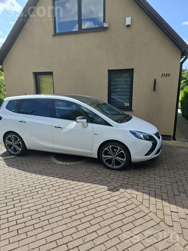 Opel Продается автомобиль. 