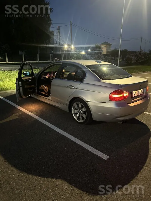 BMW 325