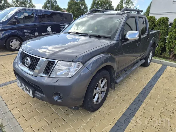 Nissan Pardodu nissan navara. 2.5dizelis. 4x4, pazeminati