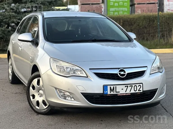 Pārdodu Opel Astra Sports Tourer. Tikko izieta jauna TA. Mašīna ir ļoti labā