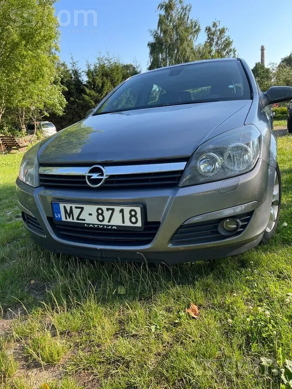 Продаётся Opel Astra с новым тех. осмотром. Есть визуальные дефекты по кузов