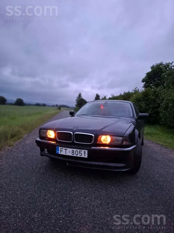 BMW Pārdodu BMW e38. Vizuāli saguris vairāk domāts rez