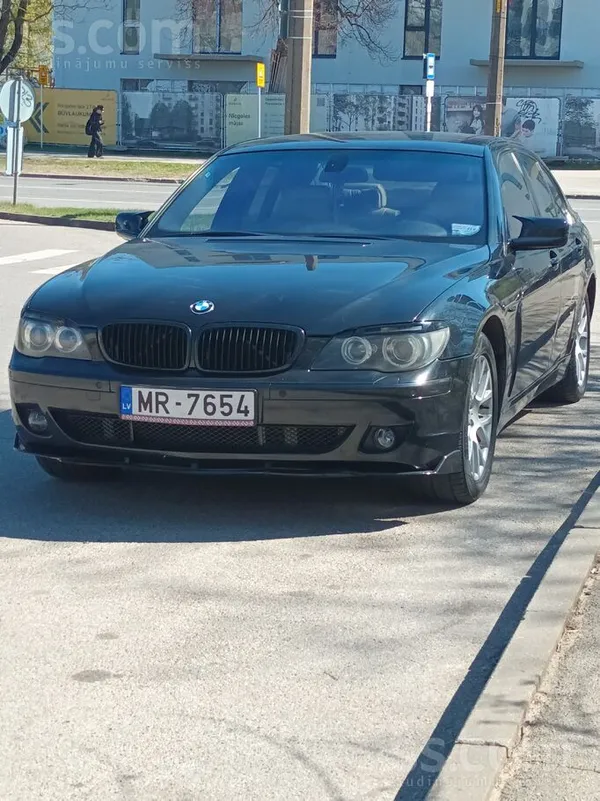 Pardod. vai mainu uz motociklu čoperi. Auto labā stāvoklī bet jāremontē karb