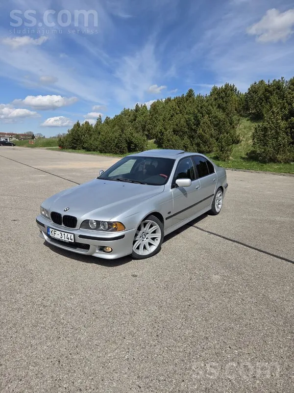 BMW 525