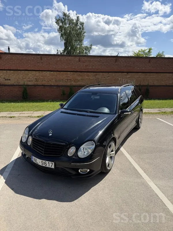 Mercedes E320